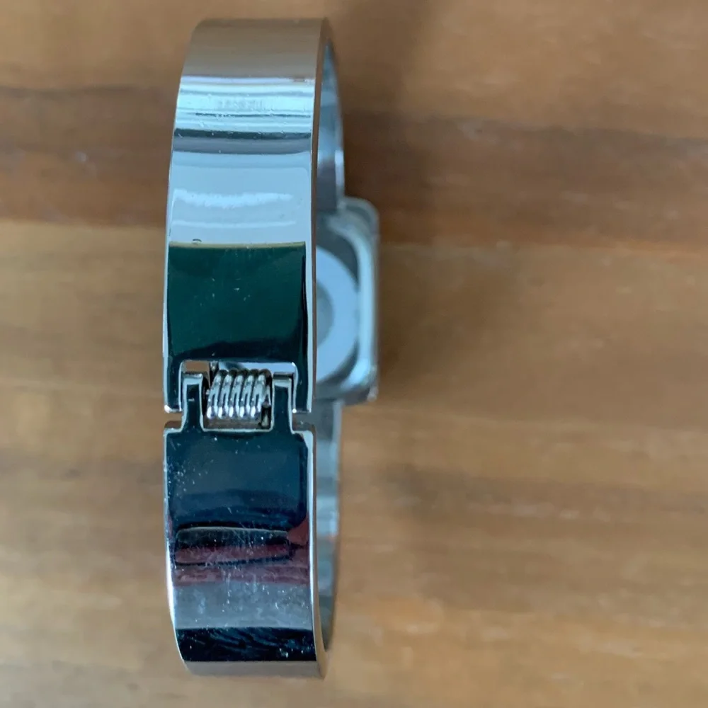 Vintage EUC Osirock stainless steel hinged back cuff watch. Water resistant. - Picture 3 of 5
